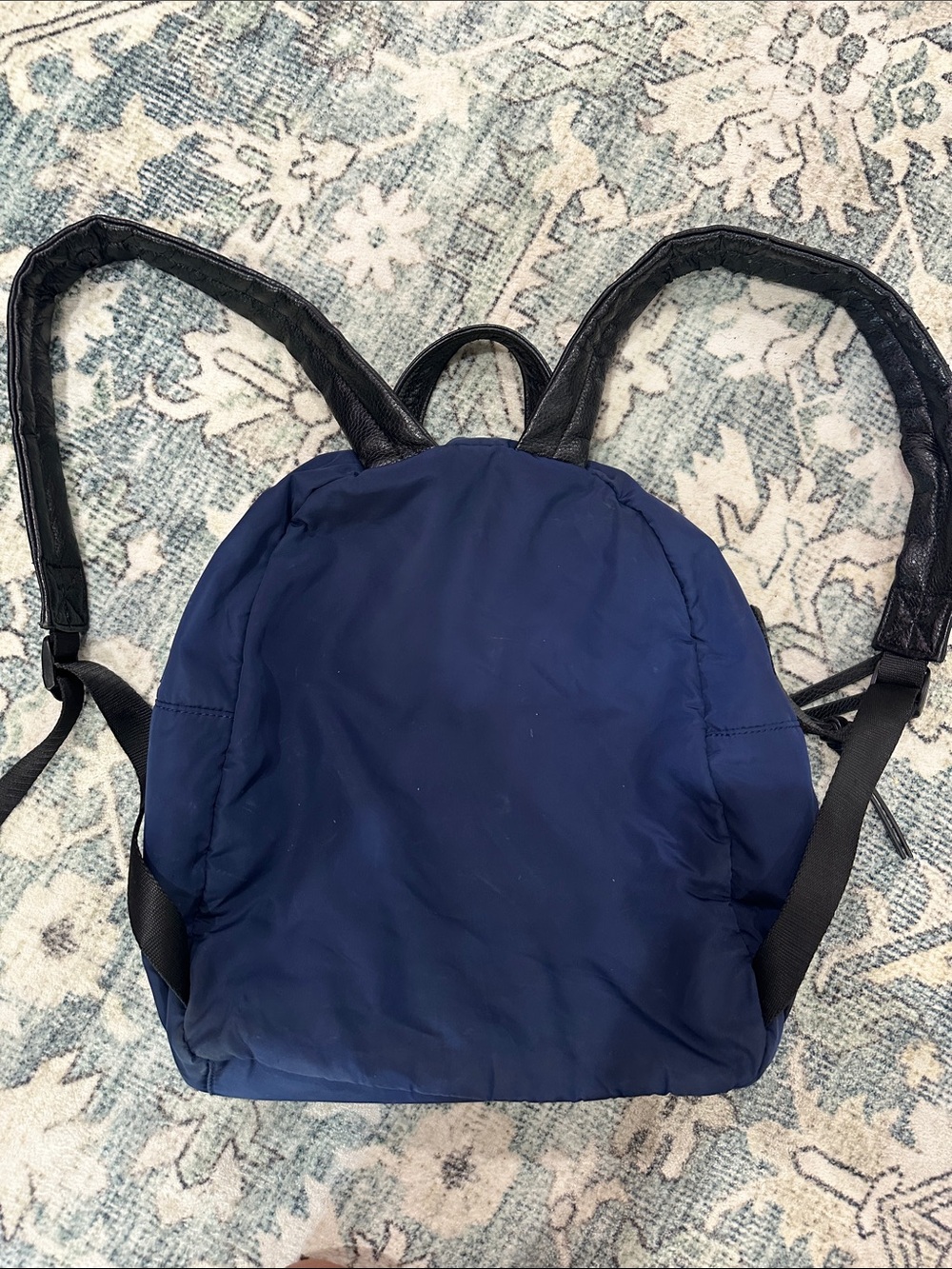 Navy Fabletics backpack - Picture 3 of 5